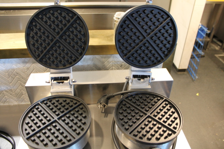 1004065-12 3 restaurant machines