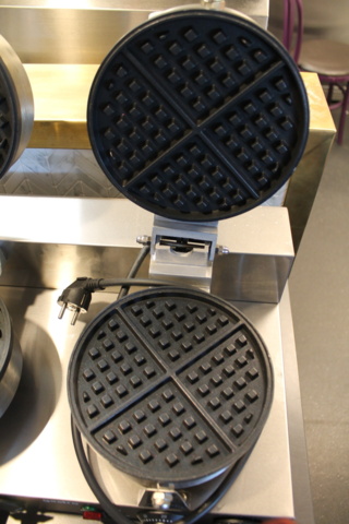 1004065-14 3 restaurant machines