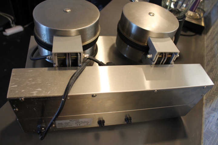 1004065-17 3 restaurant machines