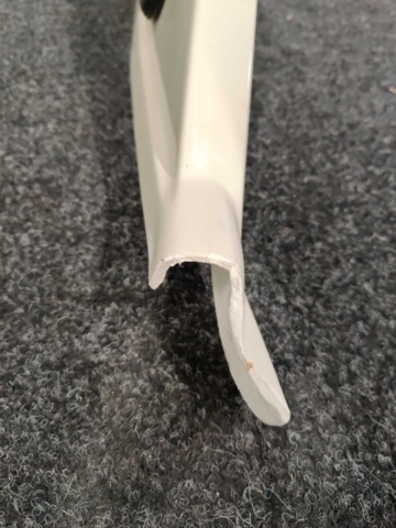 1013729-9 Boat windshield