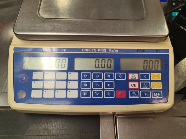 1013987-2 Digital scale, scanner, shopping baskets