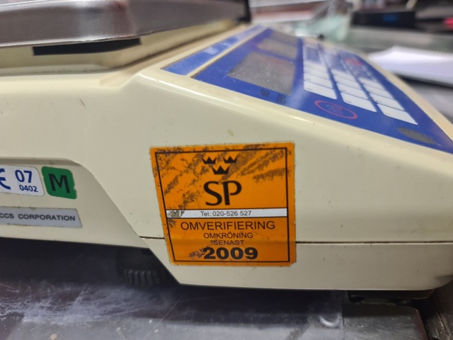 1013987-4 Digital scale, scanner, shopping baskets