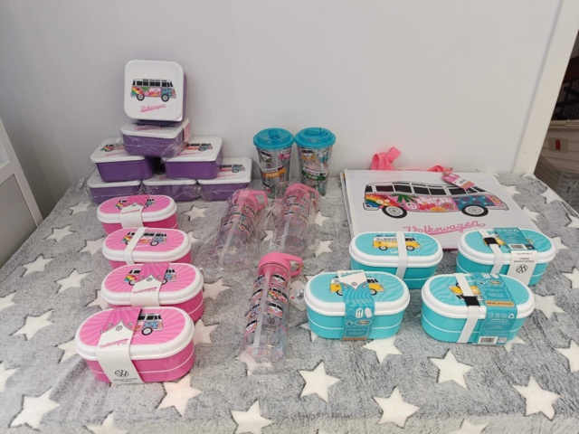 929070-1 Volkswagen - Boxes & Bottles