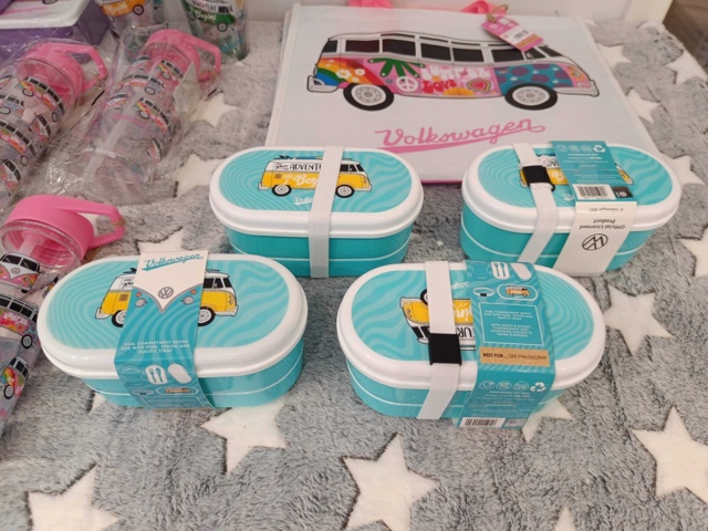 929070-2 Volkswagen - Boxes & Bottles