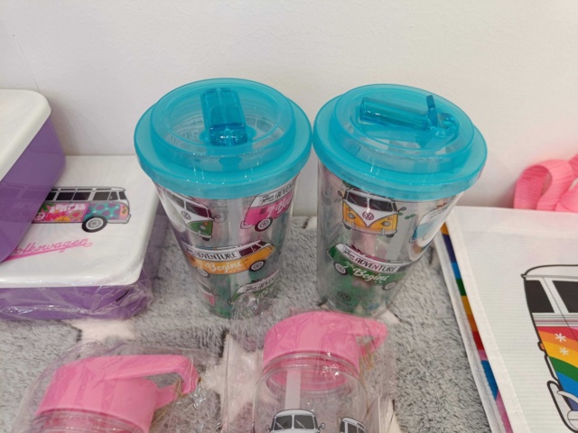 929070-5 Volkswagen - Boxes & Bottles