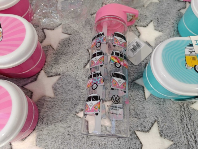 929070-6 Volkswagen - Boxes & Bottles