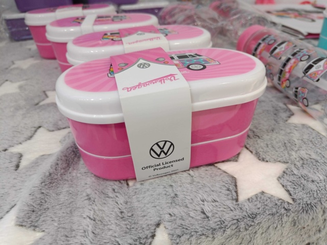 929070-8 Volkswagen - Boxes & Bottles