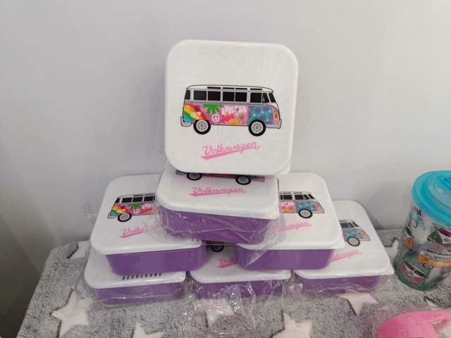 929070-9 Volkswagen - Boxes & Bottles