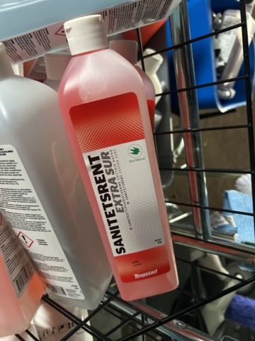 985352-3 Cleaning equipment 2 trolleys