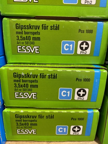 1014203-7 Pallet with banded screw