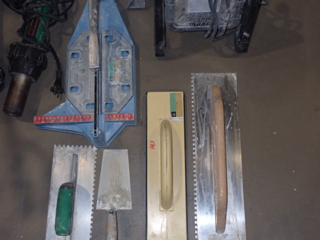 1012361-2 Various tools for tiling