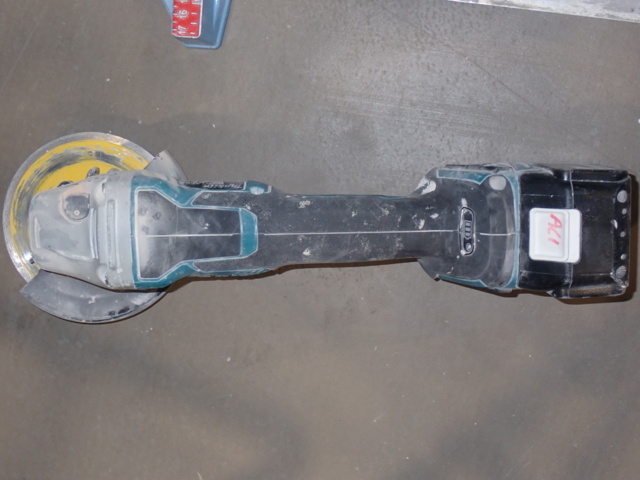 1012361-12 Various tools for tiling