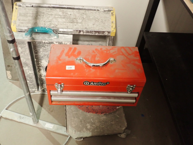 1012419-7 Tool box, cable and ladder