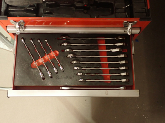 1012419-9 Tool box, cable and ladder