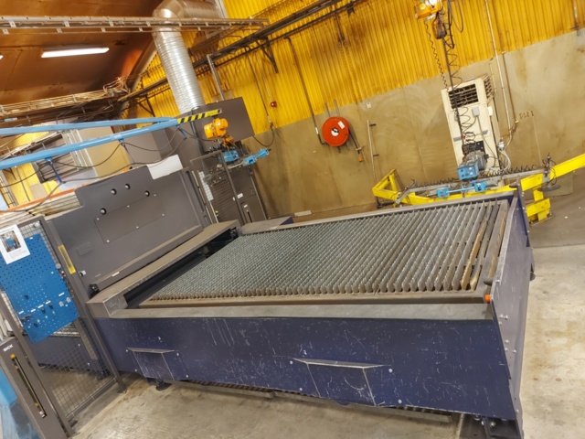 1014414-18 Laserskärmaskin Bystronic Byspeed 3015 + Bylaser 4400