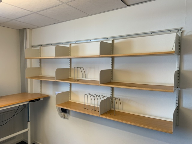 992594-2 Office furniture: Electric raise/lower desk, 4 HP 24" computer monitors, wall shelves, etc.