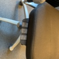 992613-4 Office furniture: Electric raise/lower desk, office chair, bookshelf, computer screen, etc