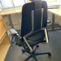 992643-7 Office furniture: Electric raise/lower desk, office chair, bookshelves, whiteboard