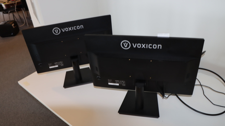 931106-6 2 pcs 24 inch Voxicom screens