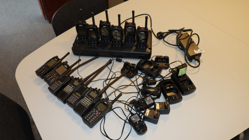 931124-2 Parti two-way radio, Sepura and others.
