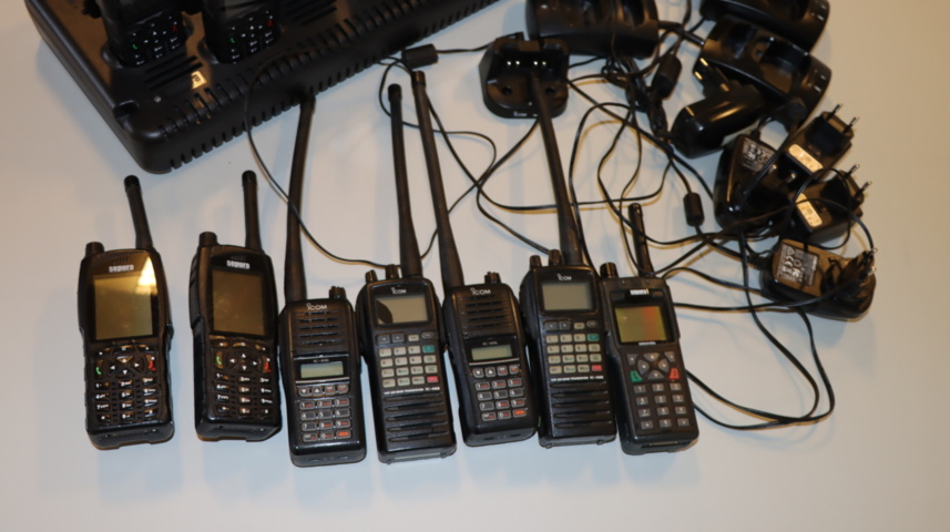 931124-3 Parti two-way radio, Sepura and others.
