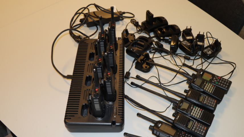 931124-5 Parti two-way radio, Sepura and others.