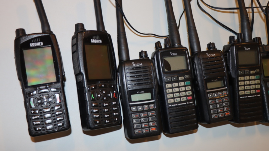 931124-6 Parti two-way radio, Sepura and others.
