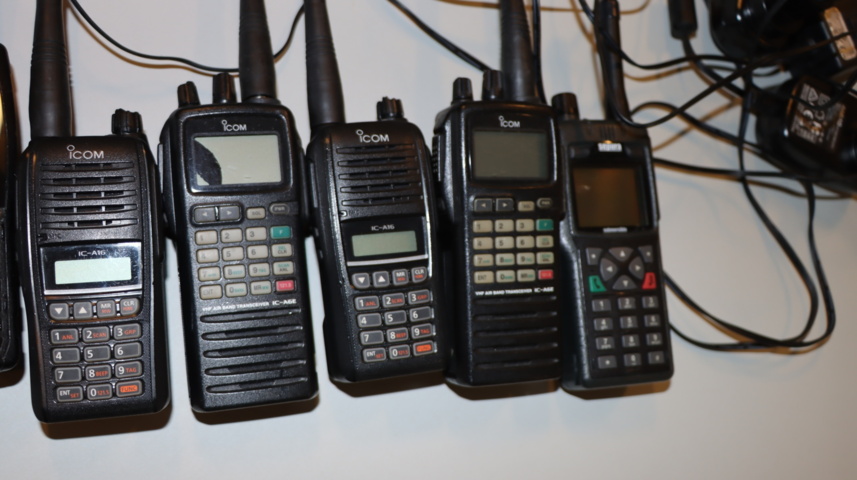 931124-7 Parti two-way radio, Sepura and others.