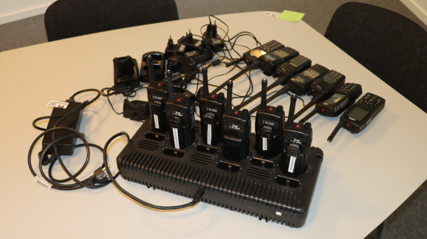 931124-11 Parti two-way radio, Sepura and others.