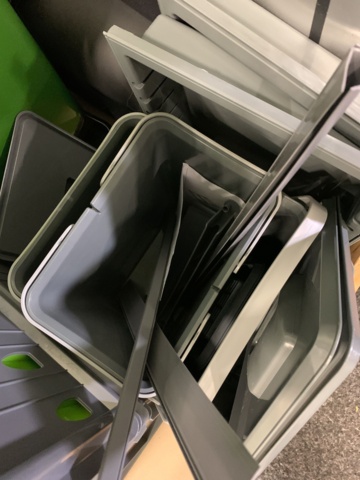 1014679-8 Assortment of dustbins & sorting bins