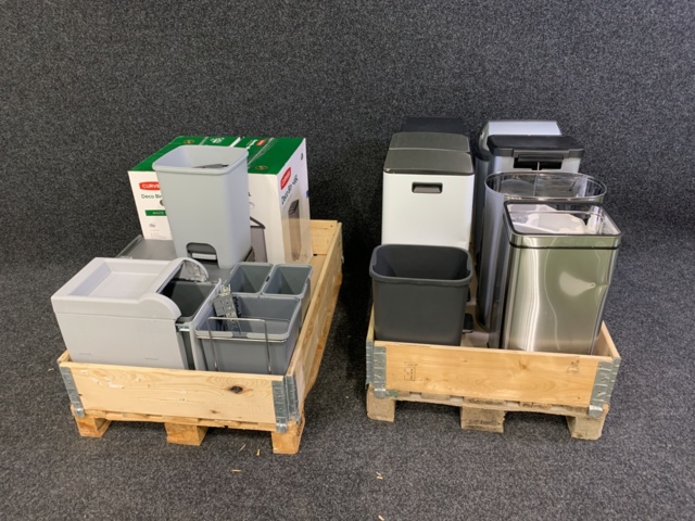 1014683-2 Assortment of dustbins & sorting bins