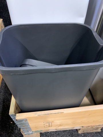 1014683-9 Assortment of dustbins & sorting bins