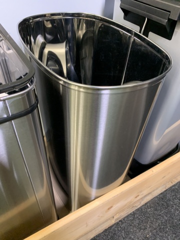 1014683-15 Assortment of dustbins & sorting bins