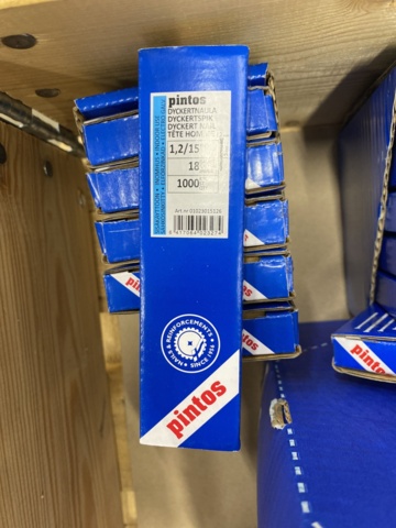 1014721-9 Hammer nails, diving nails & cardboard banded comb nails from Pintos