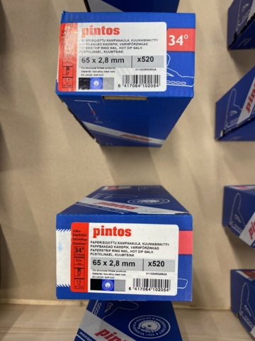 1014721-19 Hammer nails, diving nails & cardboard banded comb nails from Pintos