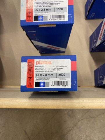 1014721-20 Hammer nails, diving nails & cardboard banded comb nails from Pintos