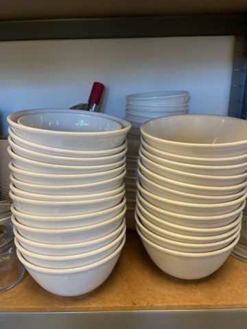 998455-18 Kitchen utensils, crockery, canteens, glasses, cutlery, etc.