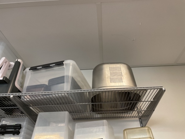 998455-49 Kitchen utensils, crockery, canteens, glasses, cutlery, etc.