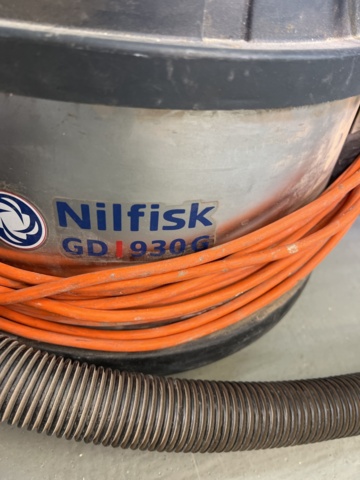 962819-10 Dammsugare, 2 st, Nilfisk och Euroclean