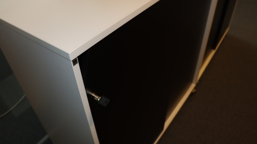 931144-5 2 storage cabinets on wheels