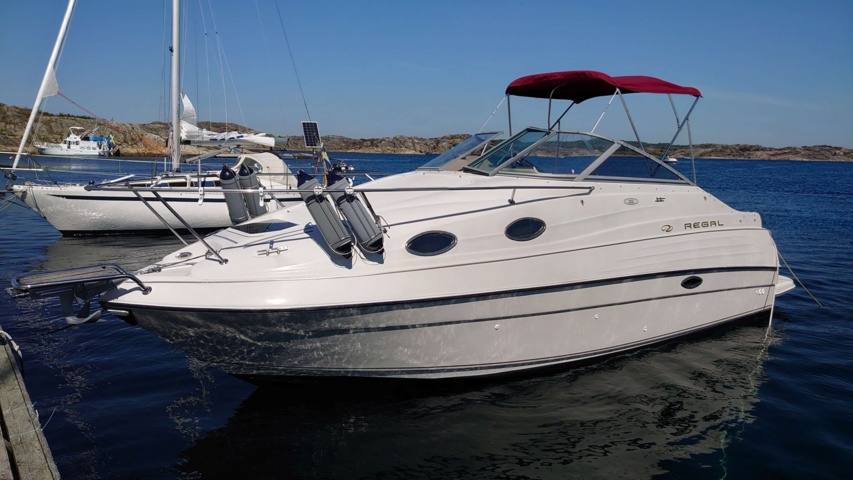 984298-2 Regal 242 Commodore