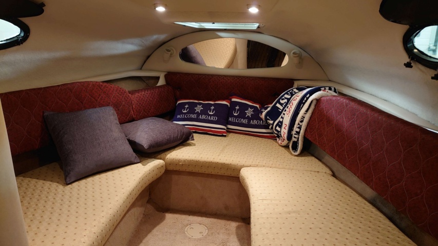 984298-14 Regal 242 Commodore