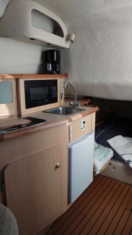 984298-16 Regal 242 Commodore