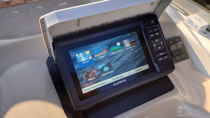 984298-17 Regal 242 Commodore