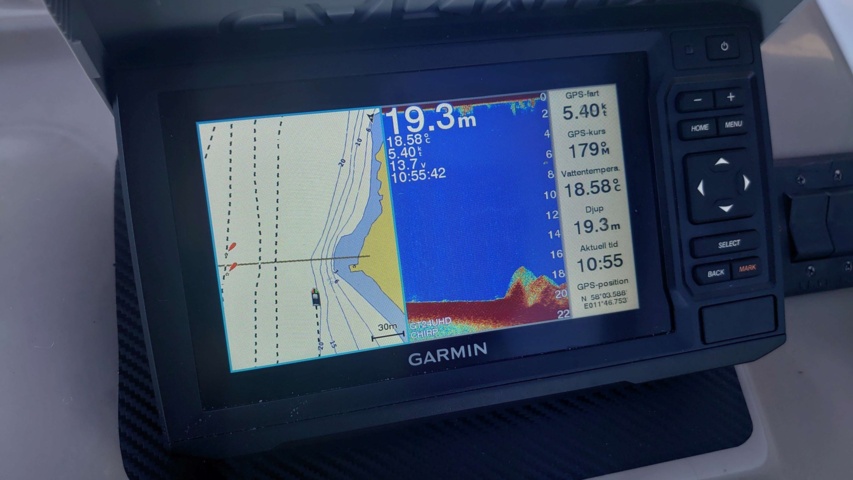 984298-18 Regal 242 Commodore