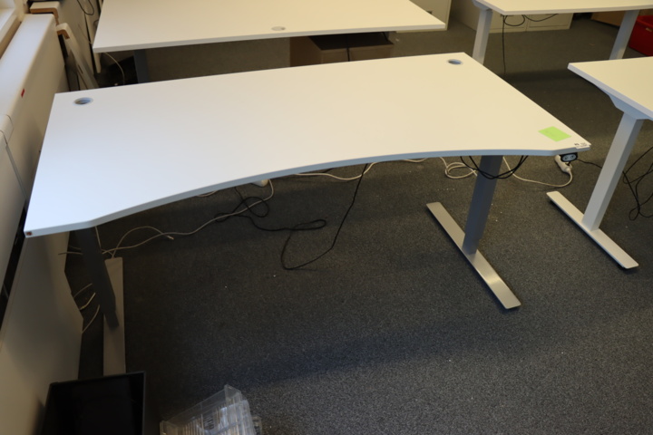 931199-3 Raised/retractable desk 160x80