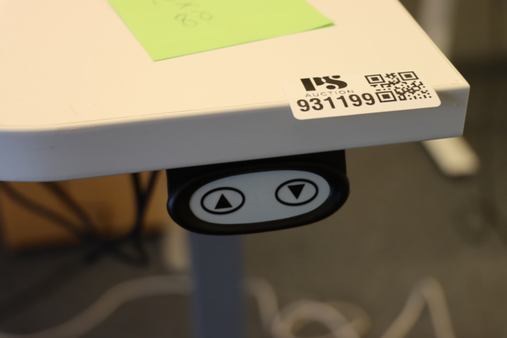 931199-5 Raised/retractable desk 160x80