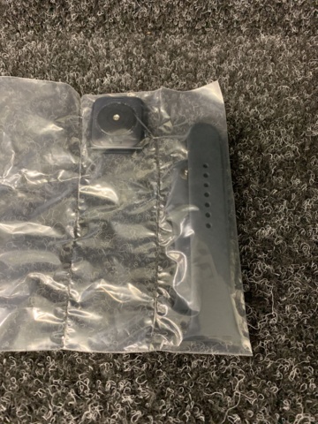 1014548-4 Apple Watch SE GPS 44mm Midnight Aluminium Case with Midnight Sport Band - Regular