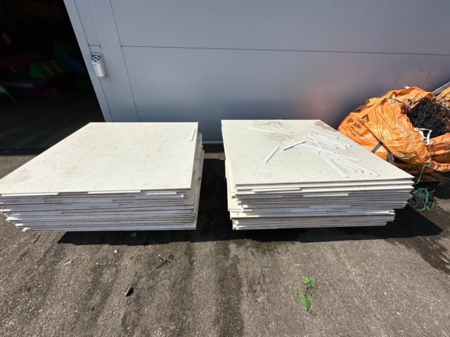 1015787-1 Possibly hockey floor