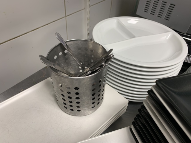 992658-5 Microwave, plates